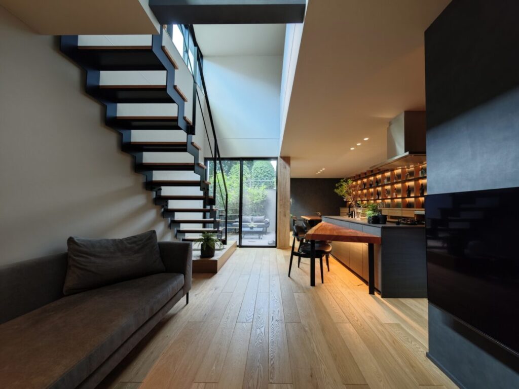 住友林業の家_バーのあるホテルライクな自邸_ENOHARU-HOUSE_LDK
