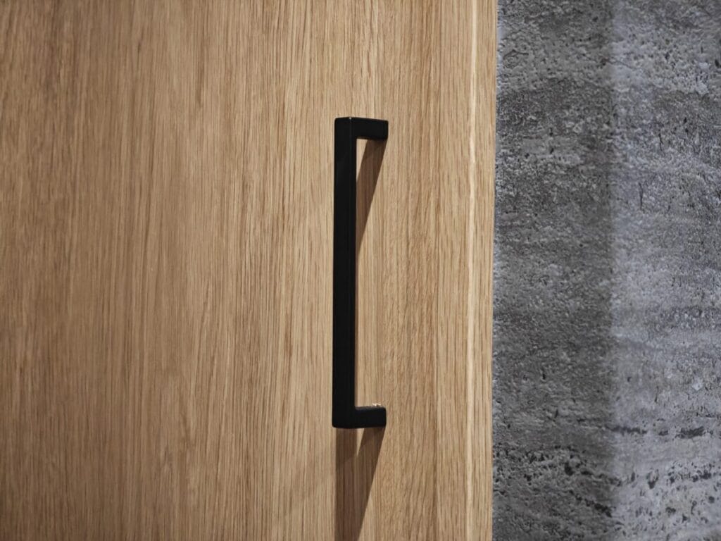 住友林業の自邸解説_バーのあるホテルライクな自邸_玄関のこだわり/仕様_水回り・バスルーム